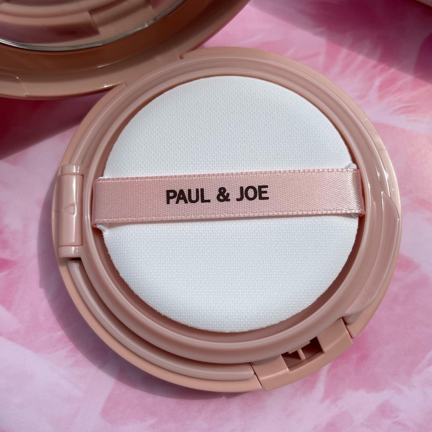 シースルー ヴェール コンパクト 01 肌の色をトーンアップして透明感を与えるライトカラー/PAUL & JOE BEAUTE/ファンデーションを使ったクチコミ（3枚目）