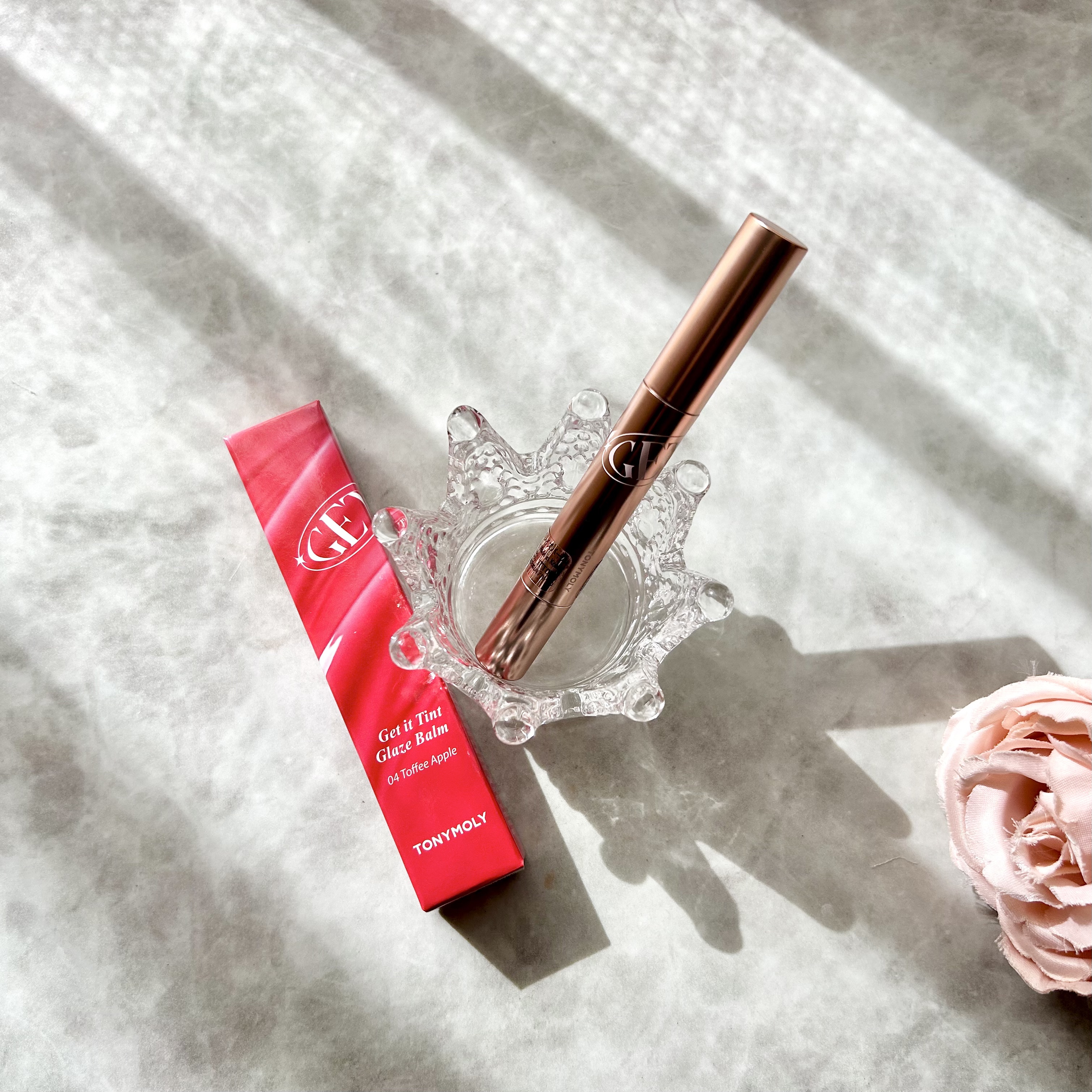 ゲットイットティントグレーズバーム 04 トフィーアップル/TONYMOLY/リップティントを使ったクチコミ（1枚目）