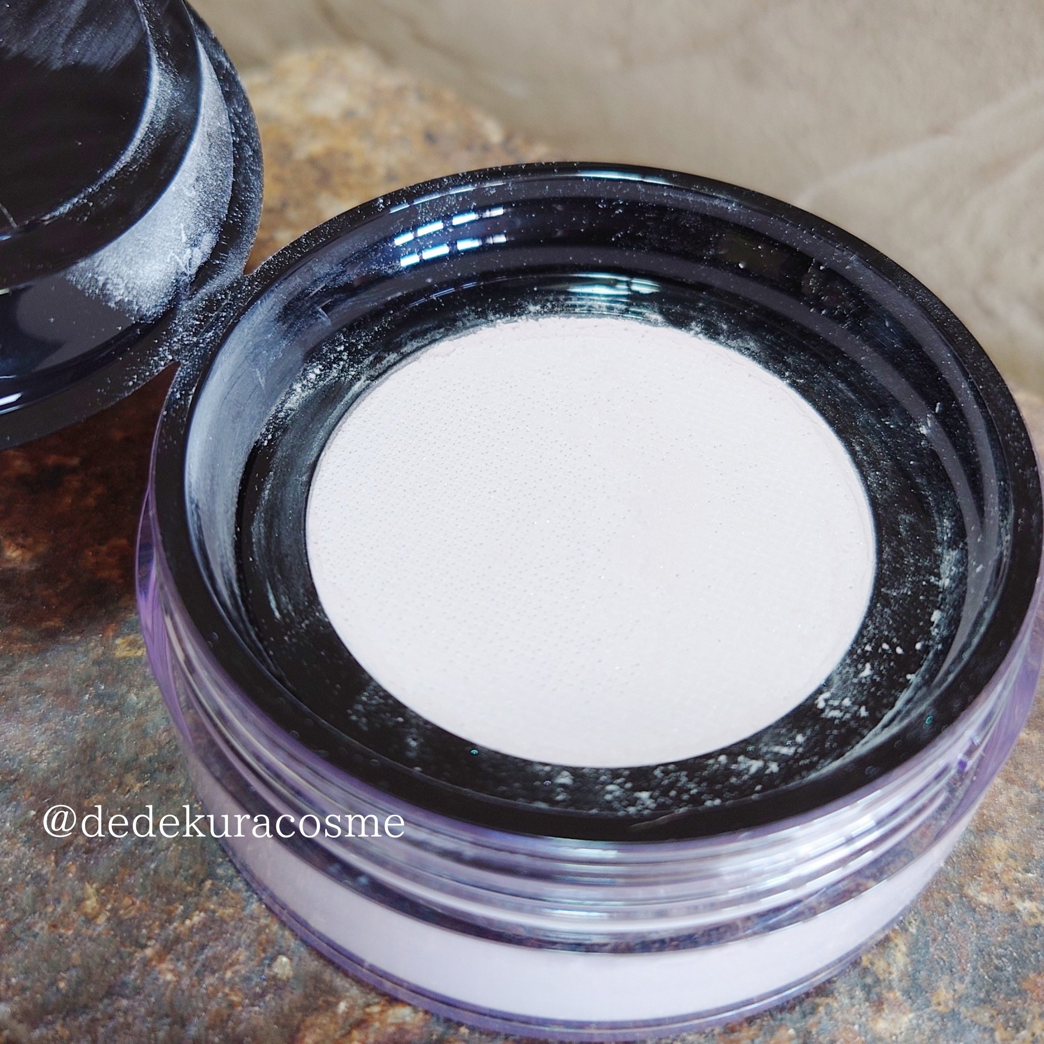 NARS NARS ライトリフレクティング プリズマティックパウダー ルースのクチコミ「NARS ライトリフレクティングプリズマティックパウダールース

実は買ってたリフ粉👏🏻ラベン.....」（2枚目）