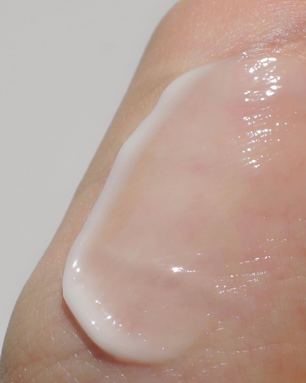 23years old バクチオールA コアクリームのクチコミ「#レチノール の代替成分として話題の
植物由来成分 #バクチオール を使用。
レチノール成分は.....」（3枚目）