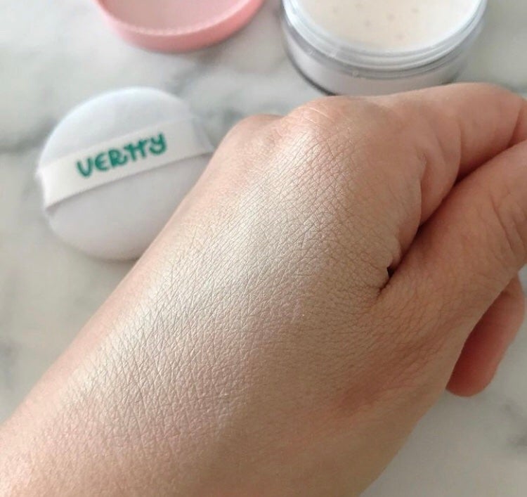 モイスチャーピンクブラーパウダー/Vertty/ルースパウダーを使ったクチコミ(2枚目)