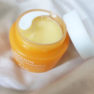 BIOHEAL BOH様の


✨ビタミン トーニング オール メルティング クレンジング バーム✨



Vitamin Toning All Melting Cleansing Balm  


バイオヒールボは健康的な美しさのための最高の高機能性アンチエイジングダーマスキンケアブランドです。

販売価格 : 2,000円(税込) 


洗顔すればするほど
肌のトーンが明るくなるのが魅力🌿
低刺激のさっぱりクレンジングバーム♫

くせになる滑らかさで
毛穴ケアまでしてくれて理想的なお肌へ仕上げてくれます☺

11種類のビタミン
６種の植物由来成分
ブライトニング

とお肌のコンディショニングを整えてくれます♫
お疲れなお肌のくすみには
ビタミン トーニング オール メルティング クレンジング バームがおすすめです☺




＠bioheal.boh_japan
@moreme_official
@oliveyoung_japan
#バイオヒールボ #韓国コスメ ＃タンタンクリーム #オリーブヤングPB #オリーブヤング #オリヤン  #パンテノールシカ #プロバイオダーム #弾力 #リフティング

の画像 その1