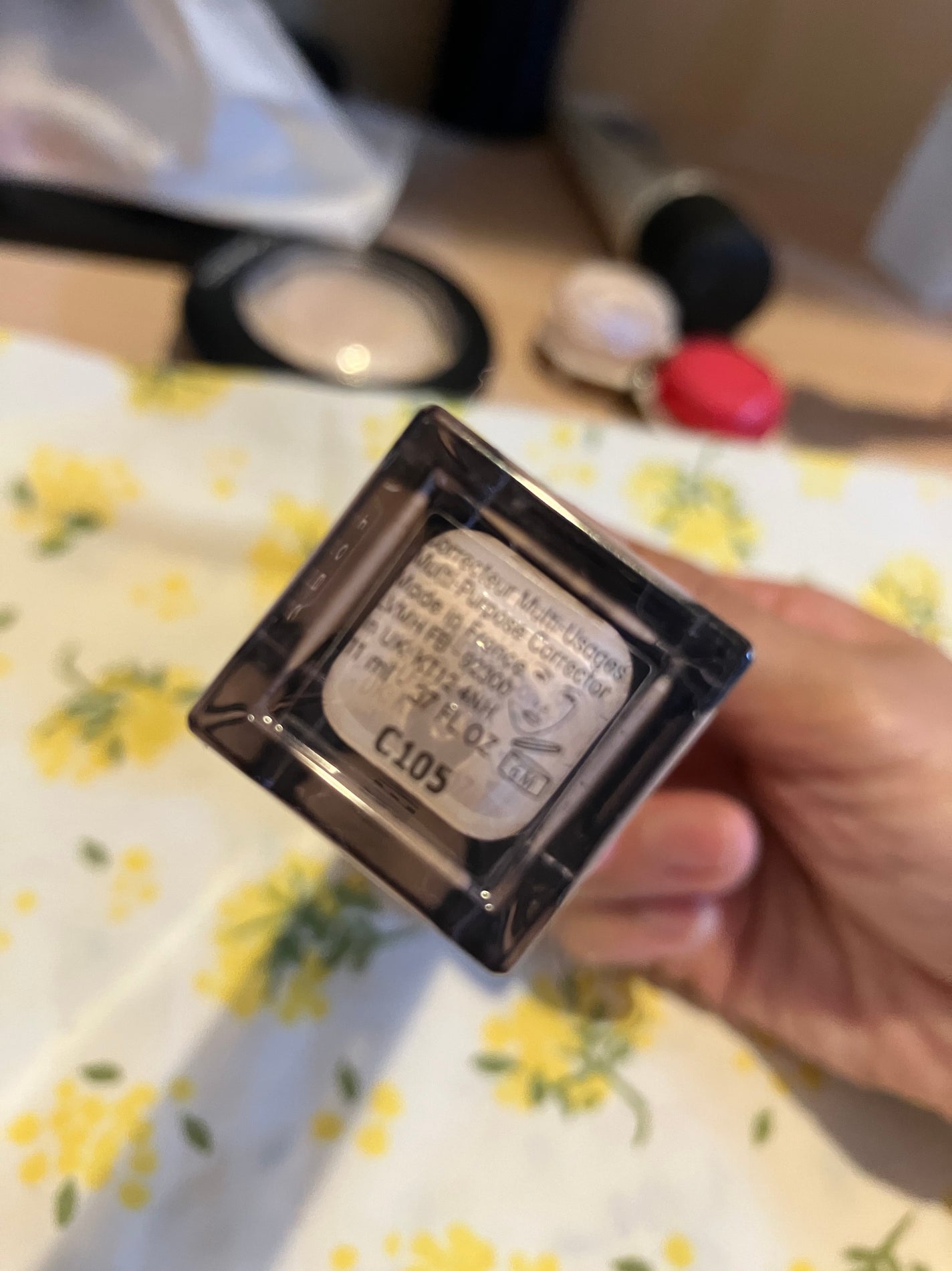 プリズム・リーブル・スキンケアリング・グロウ/GIVENCHY/リキッドファンデーションを使ったクチコミ(3枚目)