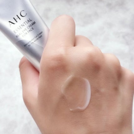 エッセンシャル リアル アイクリーム フォーフェイス/AHC/アイケア・アイクリームを使ったクチコミ(8枚目)