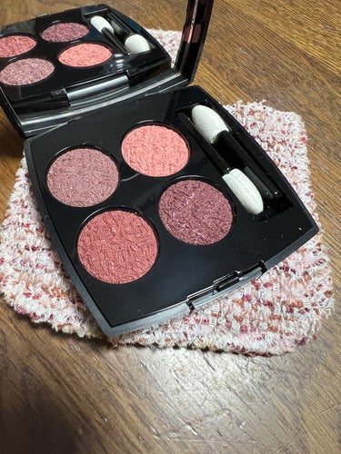 CHANEL レ キャトル オンブル ツイードのクチコミ「CHANEL  レ キャトル オンブル ツイード  02 ツイード プールプル

¥11,88.....」（1枚目）