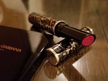 パッションリップ クリームトゥパウダー マットリップペン/DOLCE&GABBANA BEAUTY/口紅を使ったクチコミ（2枚目）