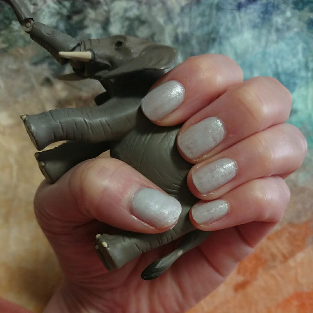 カラフルネイルズ/キャンメイク/マニキュアを使ったクチコミ(3枚目)