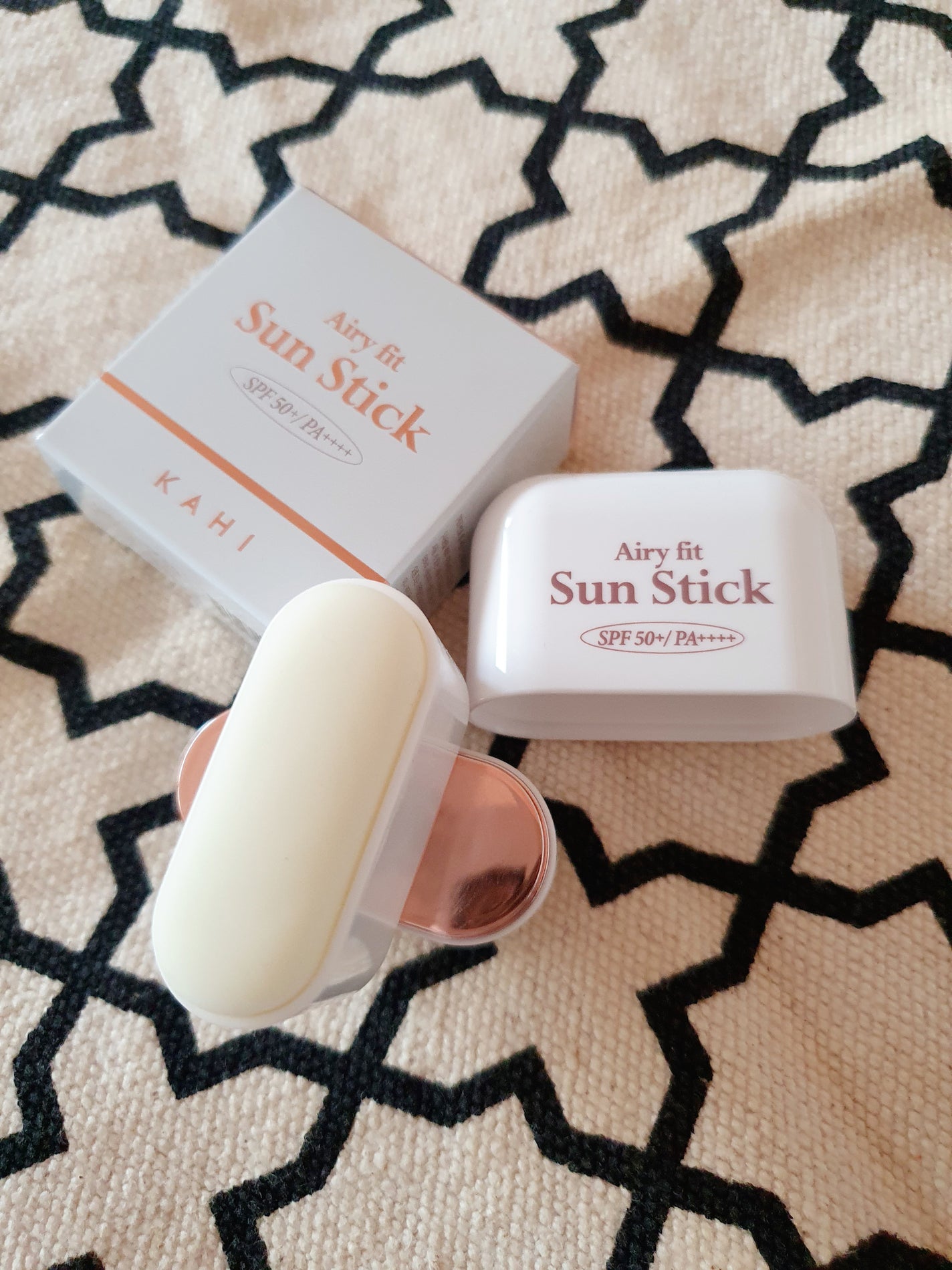 エアリーフィットサンスティック/KAHI/日焼け止めスティックを使ったクチコミ(1枚目)