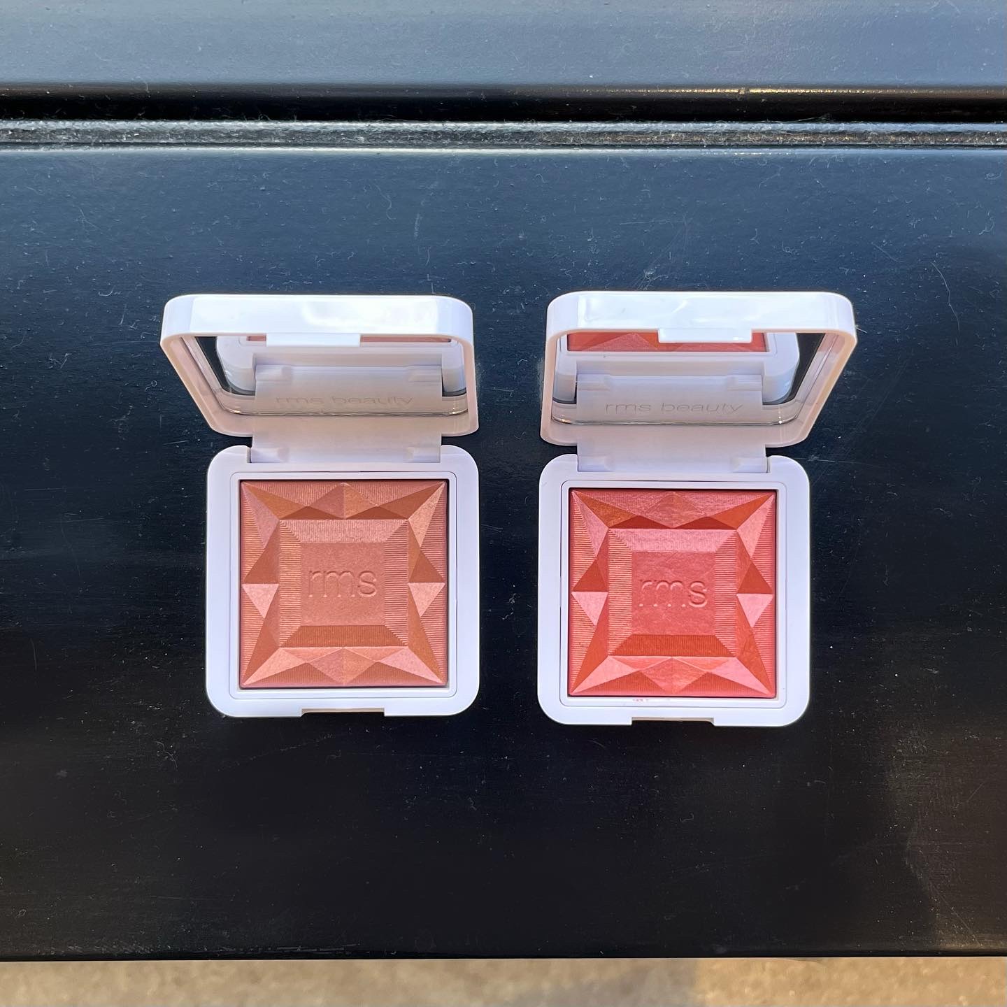 ハイドラパウダーブラッシュ メイデンズブラッシュ/rms beauty/パウダーチークを使ったクチコミ（3枚目）