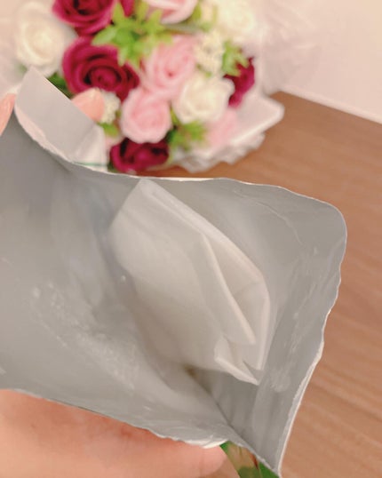 ma_ma@フォロバ100 on LIPS 「厳選された青汁成分配合貼る青汁フェイスマスク♡••┈┈┈┈┈┈..」(3枚目)