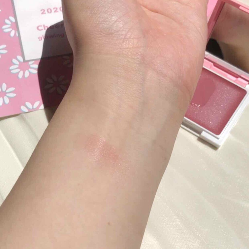 チアミーアップ グロウイング ブラッシュ＆リップ 01 plum rose/Awake/口紅を使ったクチコミ（2枚目）