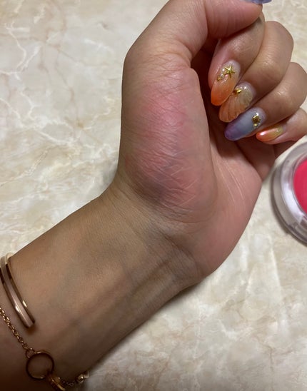 グロープレイ クッショニー ブラッシュ/M・A・C/ジェル・クリームチークを使ったクチコミ(2枚目)