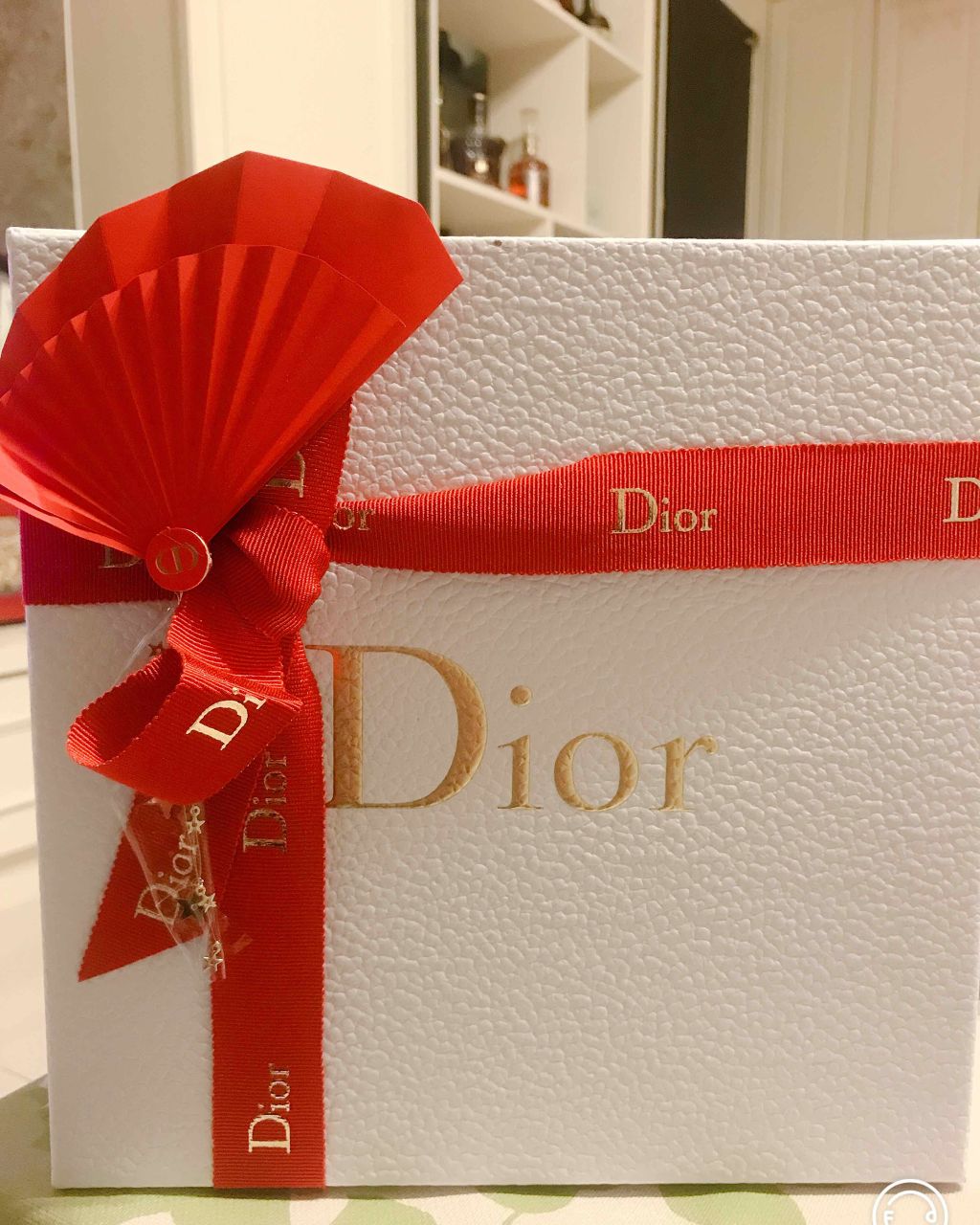 Dior ジャドール ボディ ローションのクチコミ「台湾では春節ということで。
春節限定のセット。放送も春節バージョン♡
赤が可愛い！..」（3枚目）