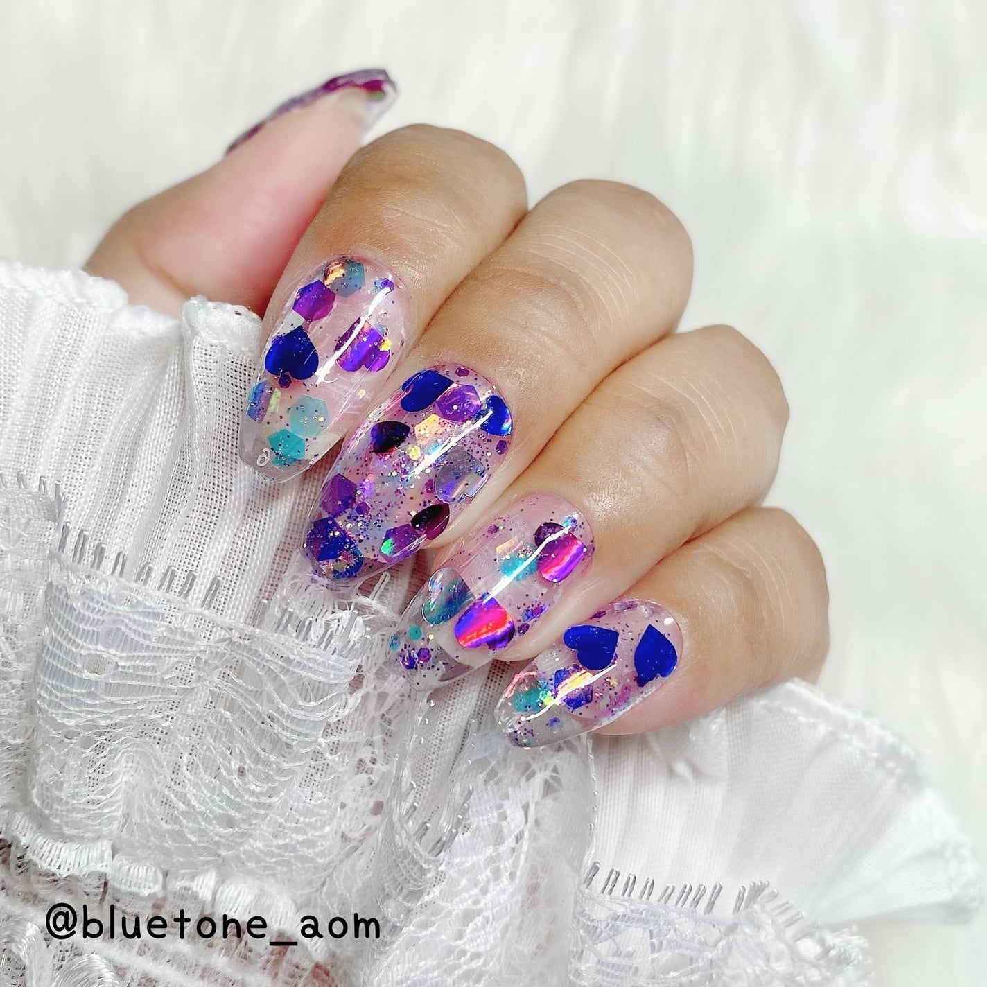 ⋆͛🦖⋆͛aomi on LIPS 「ホログラムネイル!オーロラのホロがいい仕事してる気がしてる!☺..」(5枚目)
