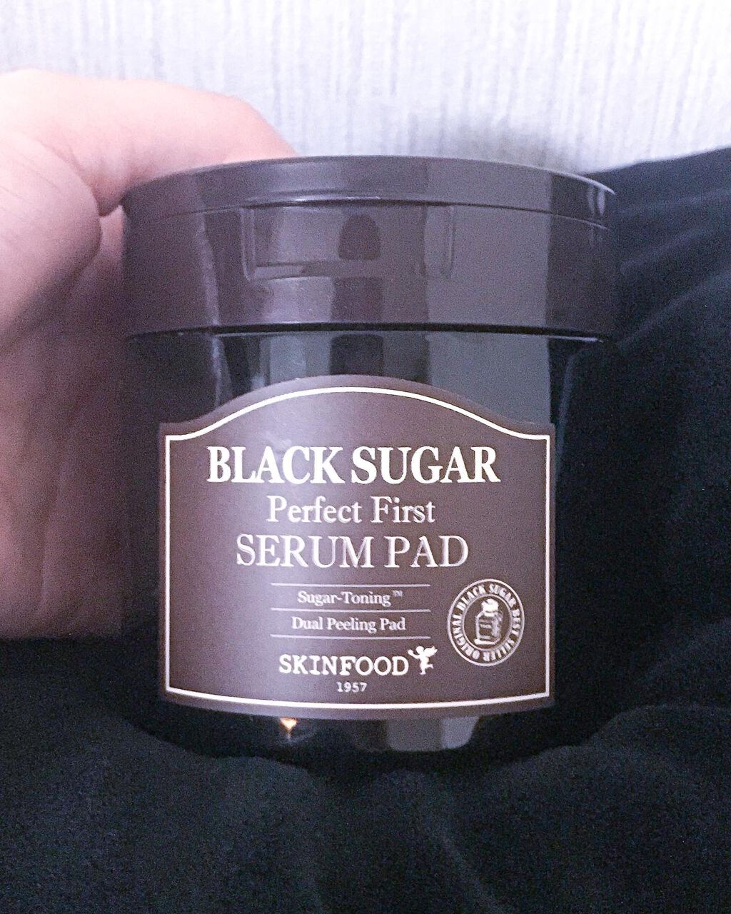 ブラックシュガーパーフェクト ファーストセラム パッド  SKINFOOD