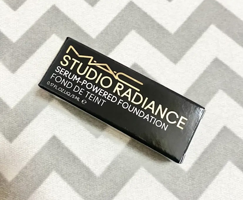 スタジオ ラディアンス セラム ファンデーション NC15/M・A・C/リキッドファンデーションを使ったクチコミ（1枚目）
