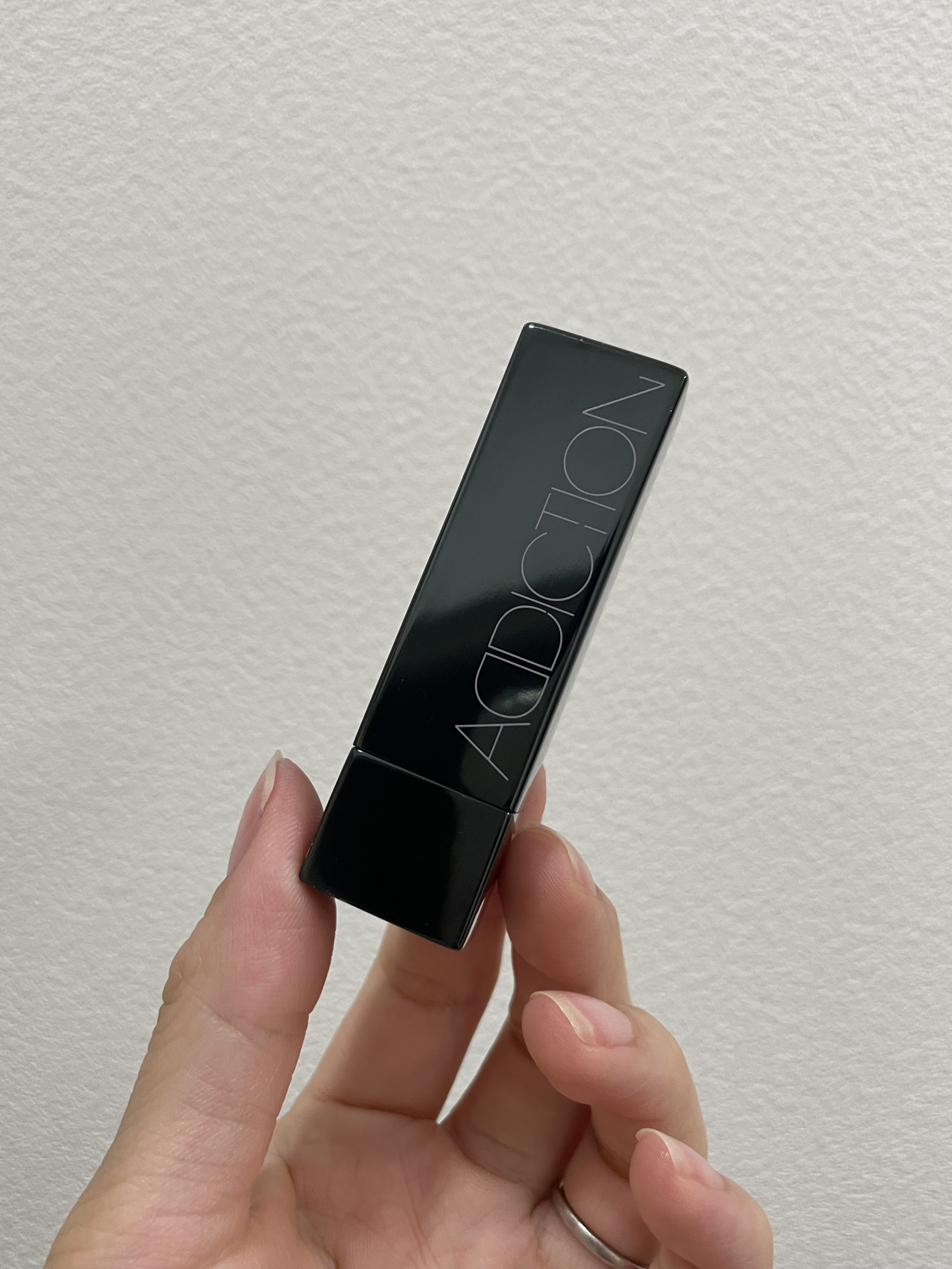 ADDICTION ザ リップスティック サテンのクチコミ「断捨離コスメ🥲

名前の通り、サテン感のある
ほんのりキラキラなリップ
繊細なパールが素敵。
.....」（3枚目）