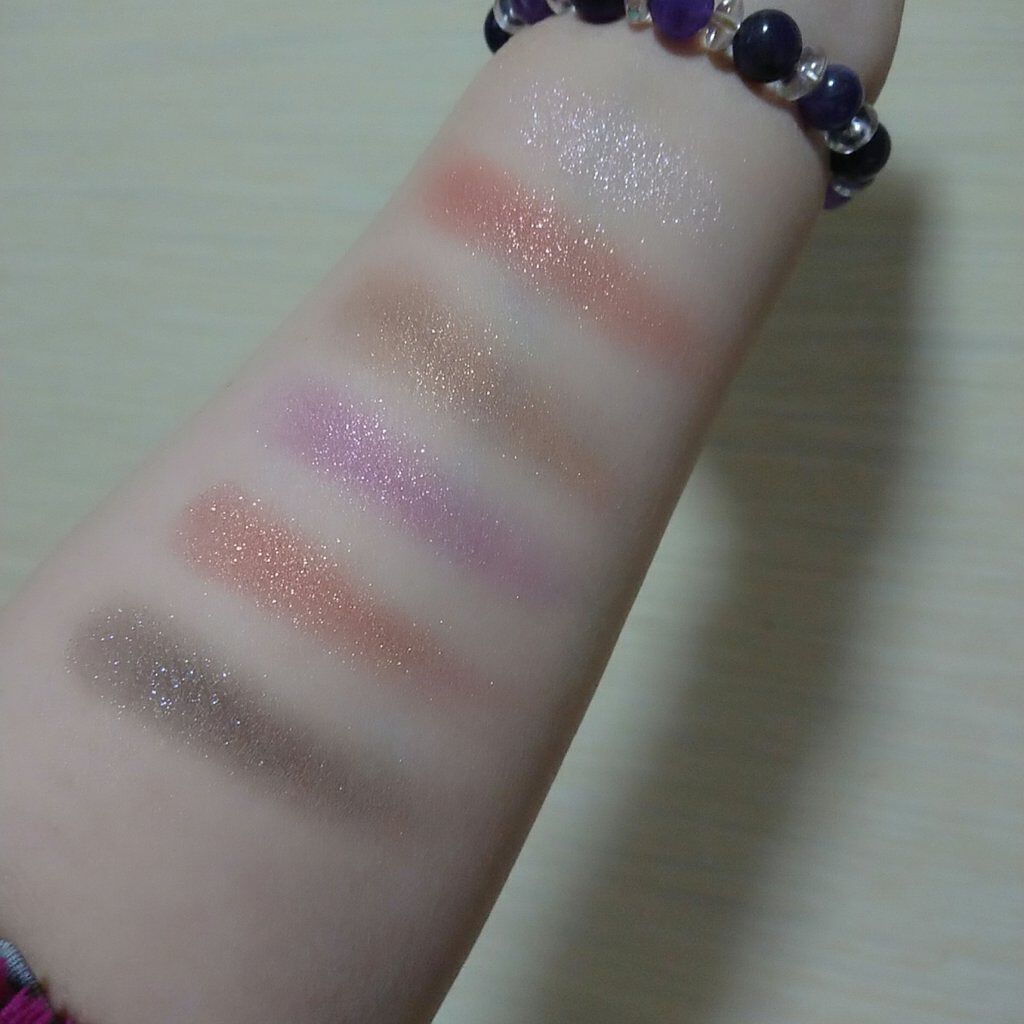 ホリデー アディクション “イリディセント ユーフォリア”/ADDICTION/メイクアップキットを使ったクチコミ(5枚目)