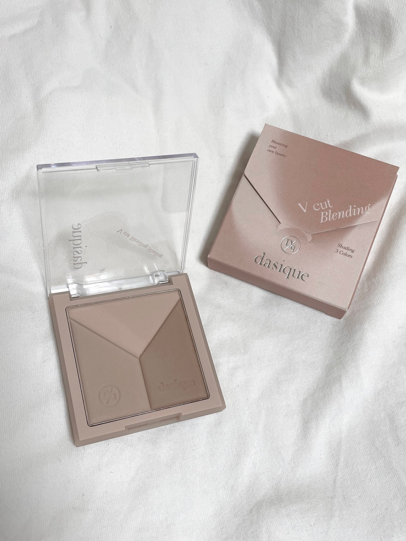 Vカットブレンディングシェーディング/dasique/シェーディングを使ったクチコミ(1枚目)