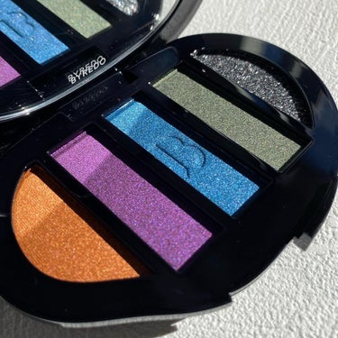 Eyeshadow 5 Colour Compacts/BYREDO/パウダーアイシャドウを使ったクチコミ（2枚目）