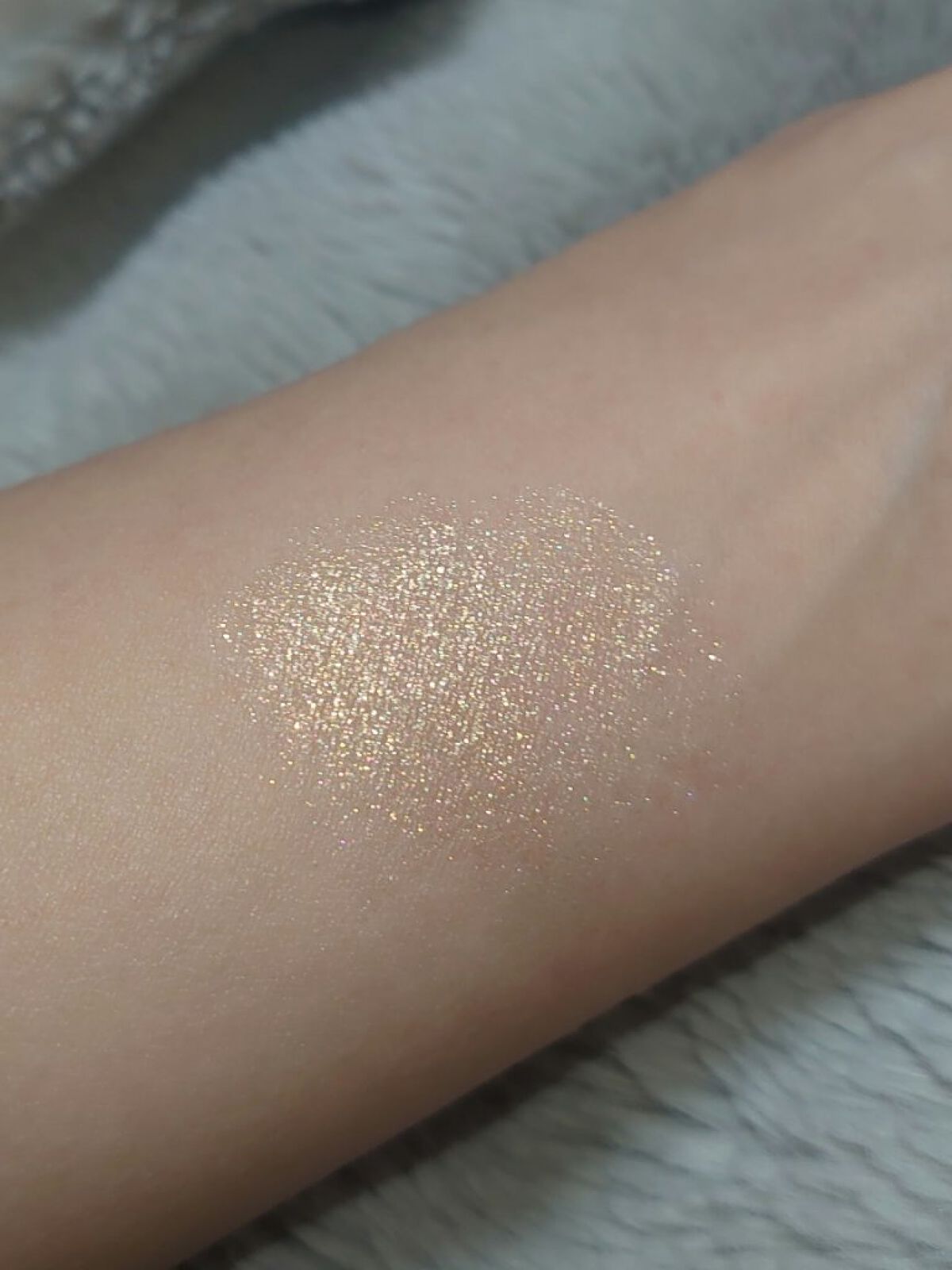 グリッタープリズム シャドウ GBE01/MISSHA/グリッターを使ったクチコミ（3枚目）