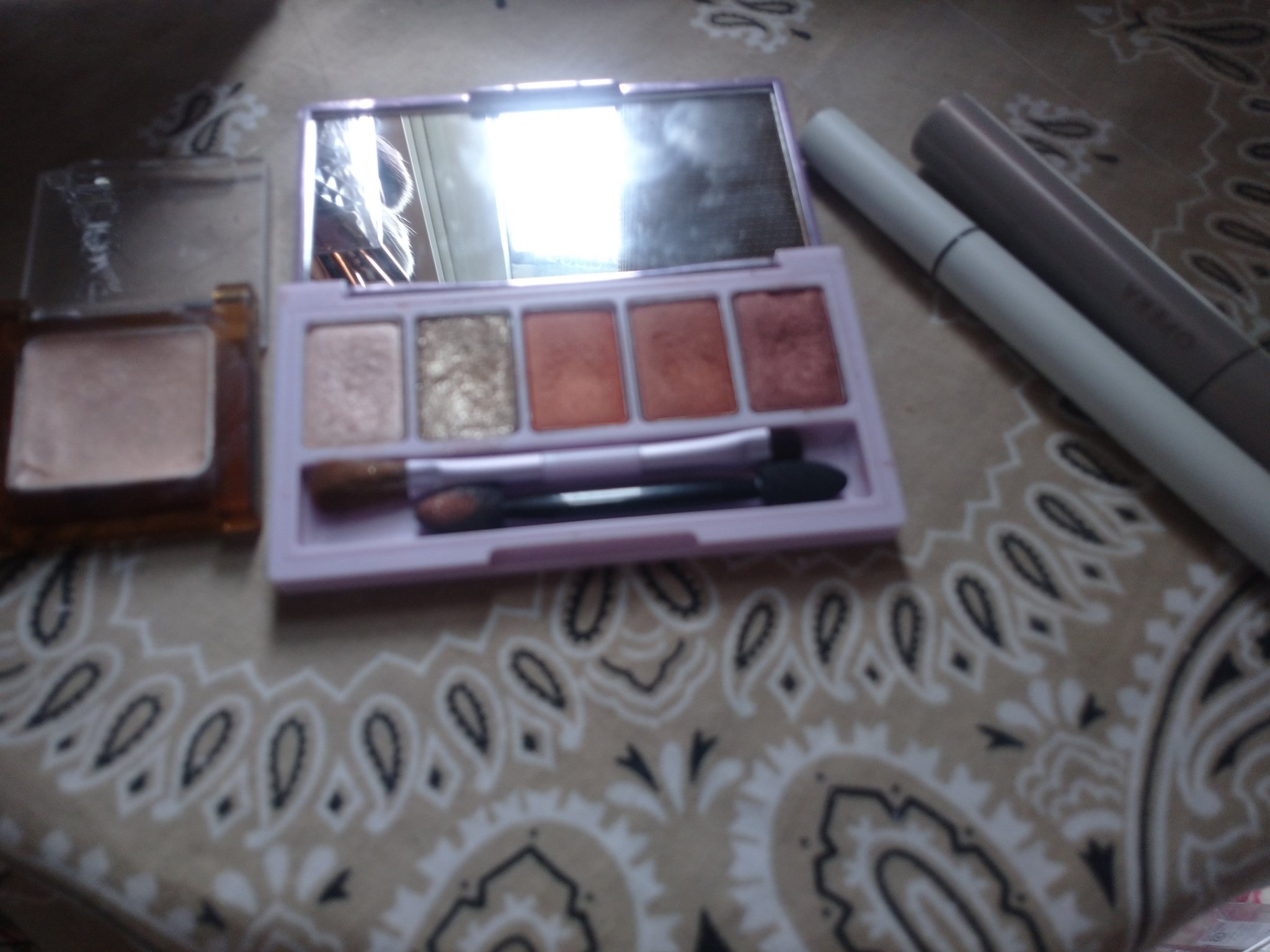 バビメロシャイニーアイパレット/VAVI MELLO/アイシャドウパレットを使ったクチコミ（1枚目）