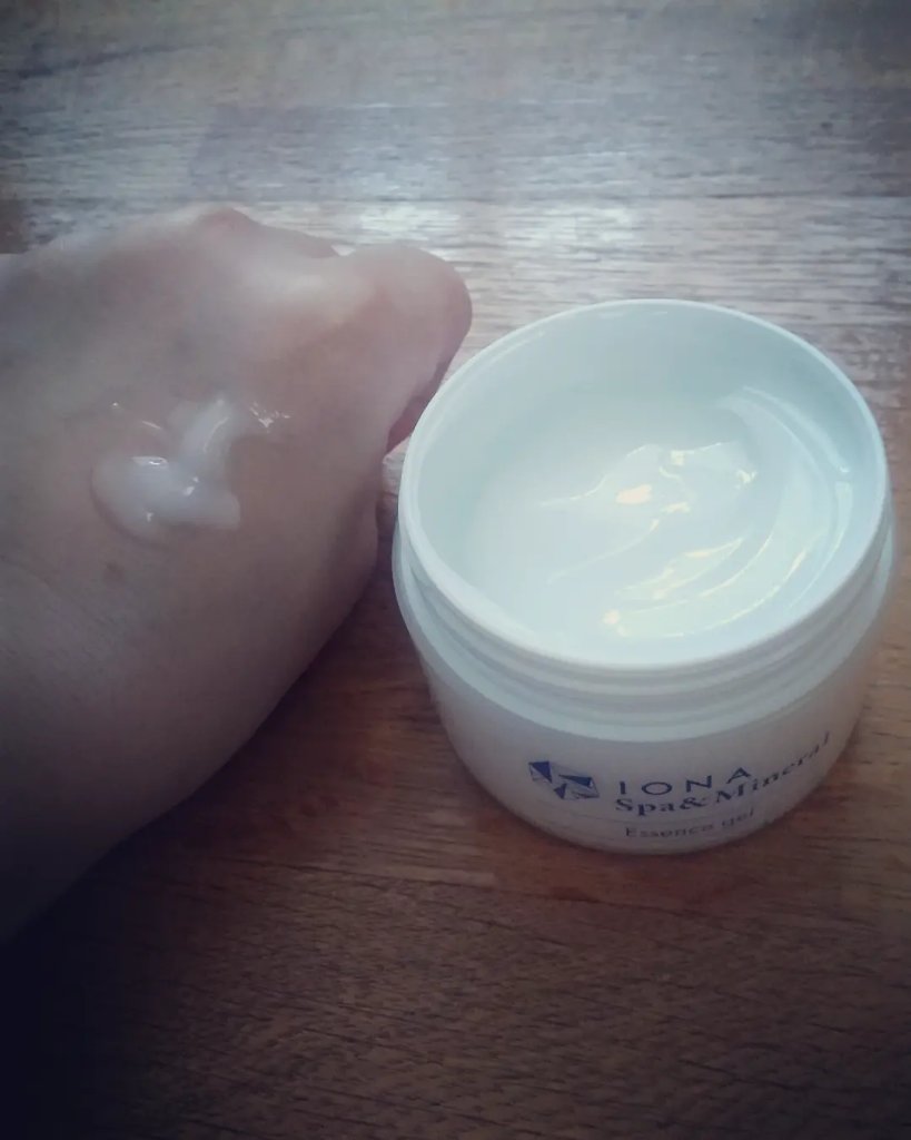 スパ＆ミネラル エッセンス ジェル/IONA/フェイスクリームを使ったクチコミ（2枚目）