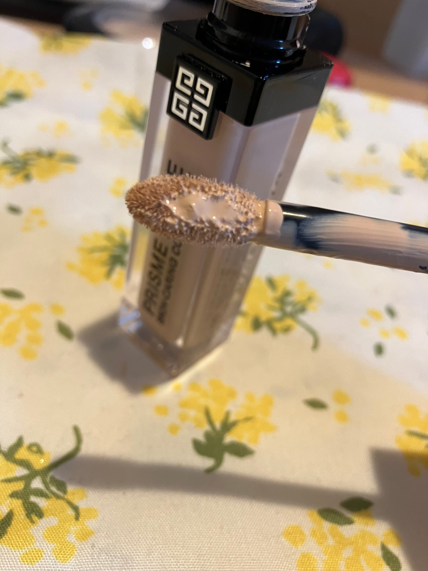 プリズム・リーブル・スキンケアリング・グロウ/GIVENCHY/リキッドファンデーションを使ったクチコミ(2枚目)