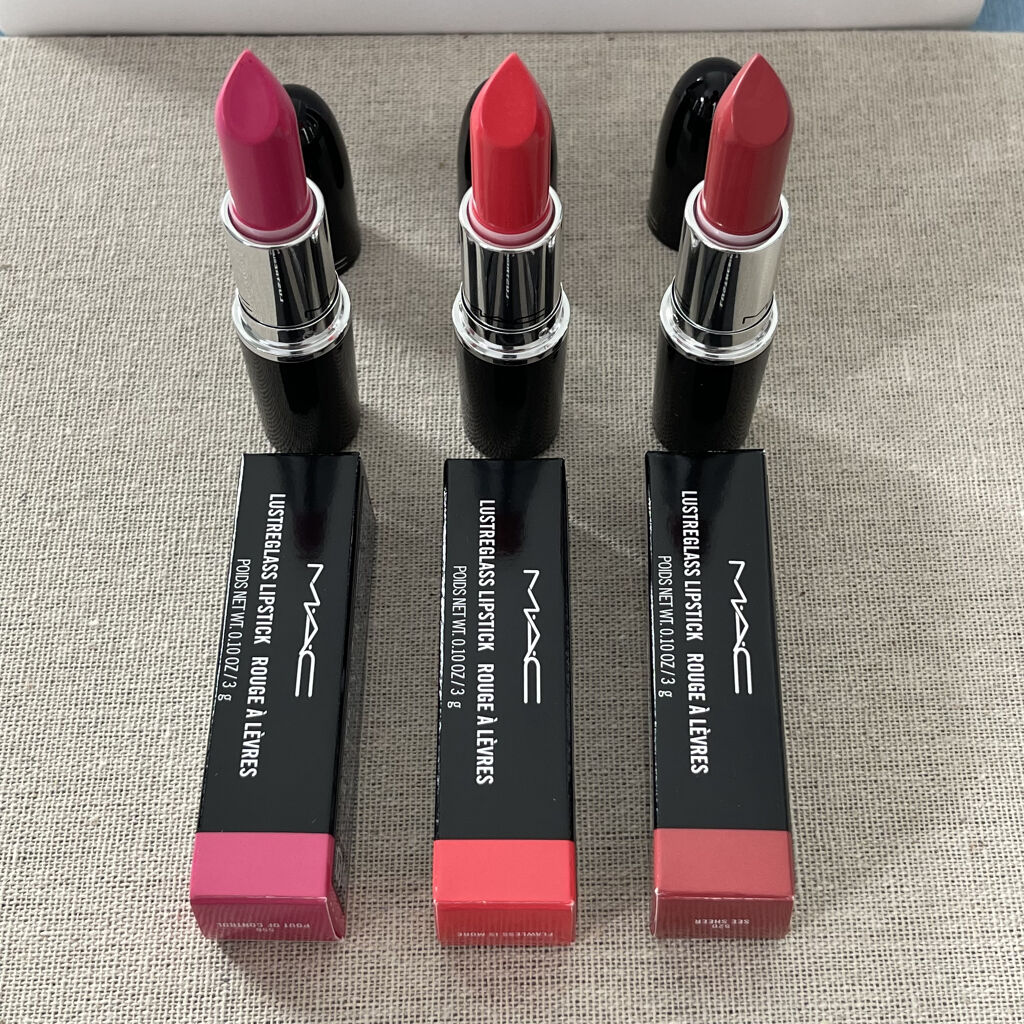 ラスターガラス リップスティック パウト オブ コントロール/M・A・C/口紅を使ったクチコミ（3枚目）