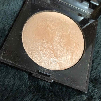 マットラディアンス ベイクドパウダー ハイライト01/ローラ メルシエ/パウダーハイライトを使ったクチコミ(2枚目)