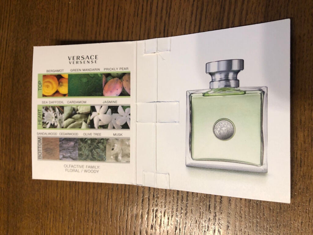 ヴェルセンス オーデトワレ スプレー/VERSACE/香水(レディース)を使ったクチコミ(2枚目)