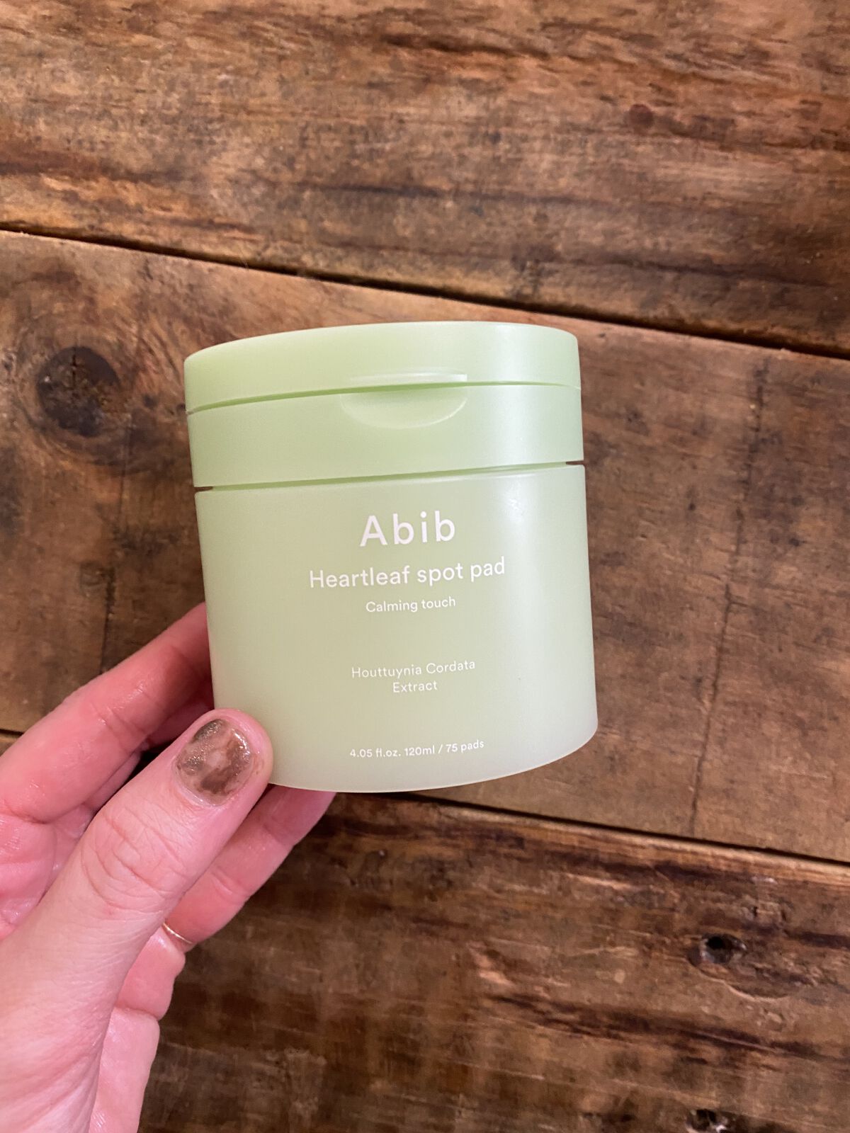 ✼••┈┈••✼••┈┈••✼••┈┈••✼••┈┈••✼
Abib
Heartleaf spot pad calming touch
✼••┈┈••✼••┈┈••✼••┈┈••✼••┈┈••✼

ドクダミ草スポットパッド カーミングタッチ