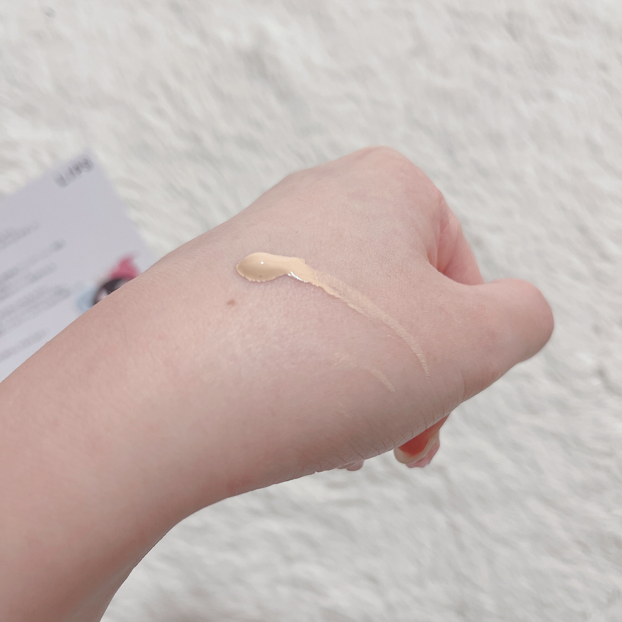 プリズム･リーブル･グロウ･セラム･ ファンデーション/GIVENCHY/リキッドファンデーションを使ったクチコミ（2枚目）