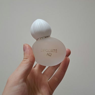 DECORTÉＡＱ　オードパルファン30ml
石鹸の香り🧼がします！
柔軟剤みたいな優しい香りです♬.*ﾟ