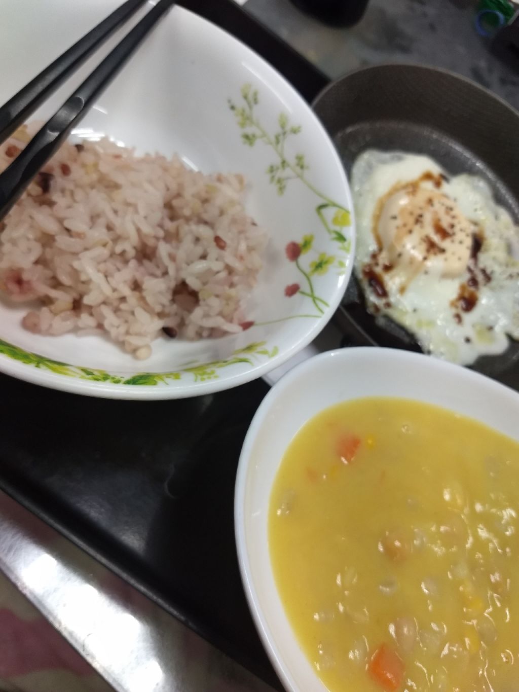 かっちゃん『Use up』党 on LIPS 「☆夕方から微熱が😑☆膀胱炎と闘ってるかっちゃんです😑私の膀胱の..」(3枚目)