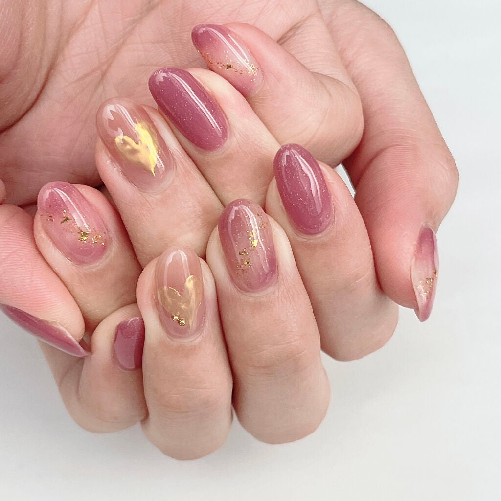 ほこ on LIPS 「❤︎バレンタインネイル❤︎ピンクにハート甘めのネイ..」(5枚目)