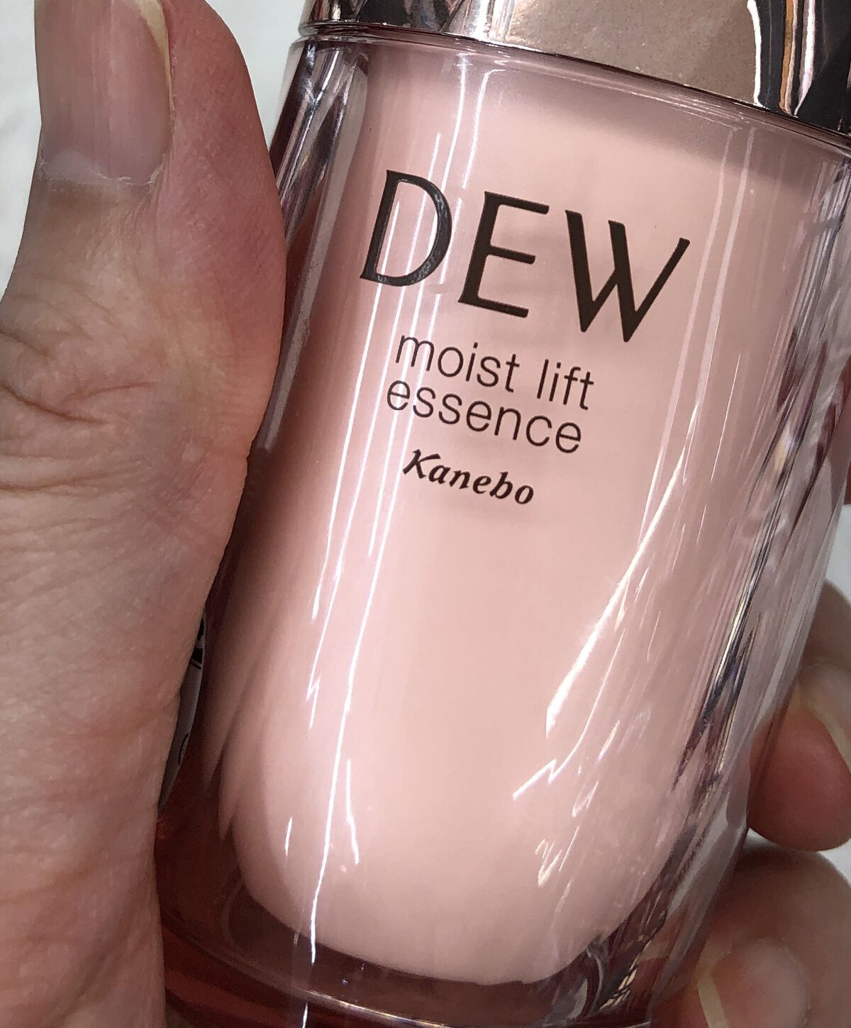 試してみた】DEW モイストリフトエッセンスの効果・肌質別の口コミ