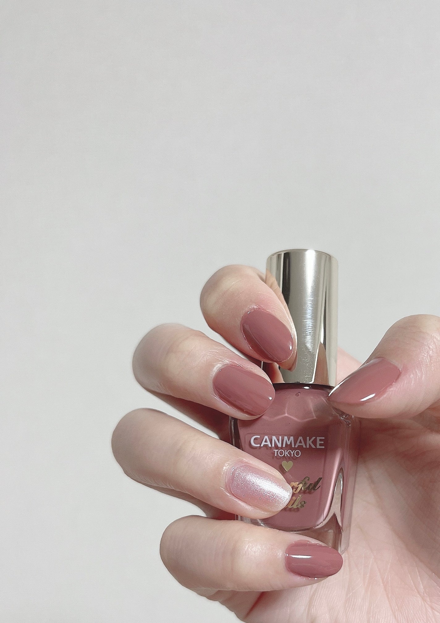 カラフルネイルズ/キャンメイク/マニキュアを使ったクチコミ(2枚目)