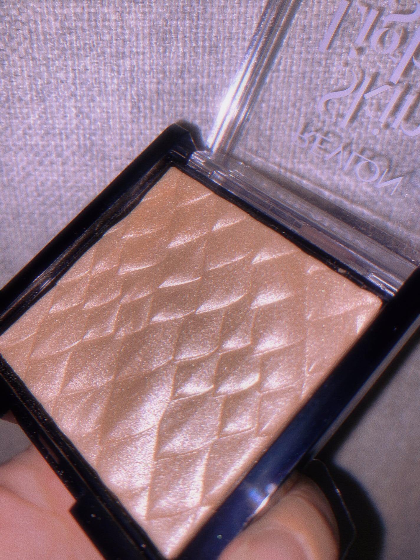 スキンライト プリズマティック ハイライター/REVLON/プレストパウダーを使ったクチコミ(1枚目)