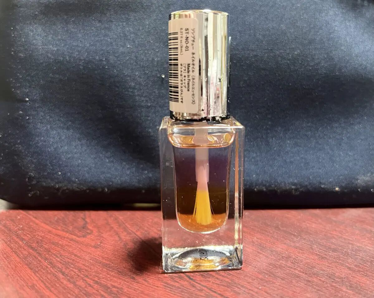 Somptueux(ソンプチュー) ネイルオイル 01