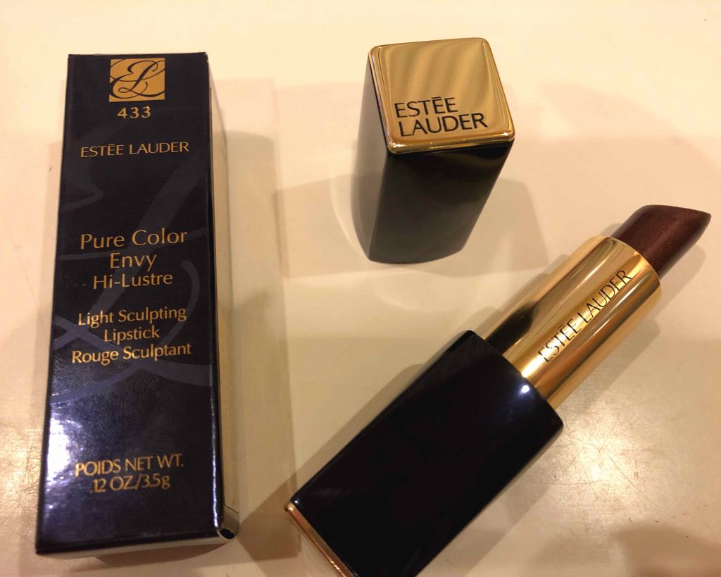 ピュア カラー エンヴィ ハイラスター リップスティック/ESTEE LAUDER/口紅を使ったクチコミ(2枚目)