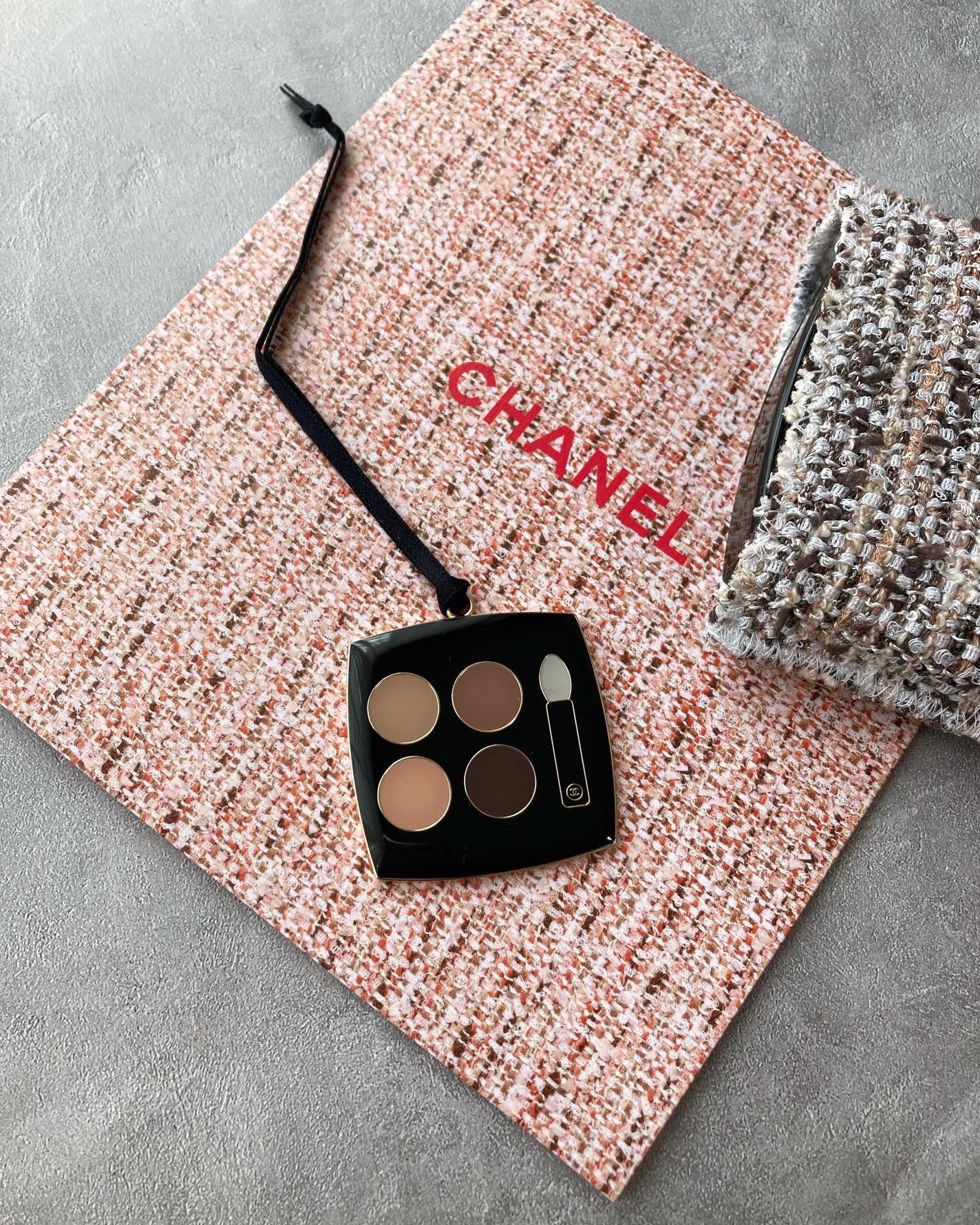 レ キャトル オンブル ツイード/CHANEL/アイシャドウパレットを使ったクチコミ(2枚目)