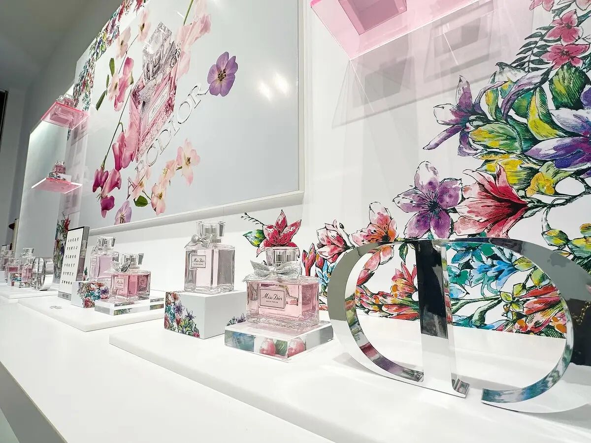 Dior ミス ディオール エクランクチュール　ポーチ　リップ　香水 Dior ミス ディオール エクランクチュール ポーチ リップ 香水