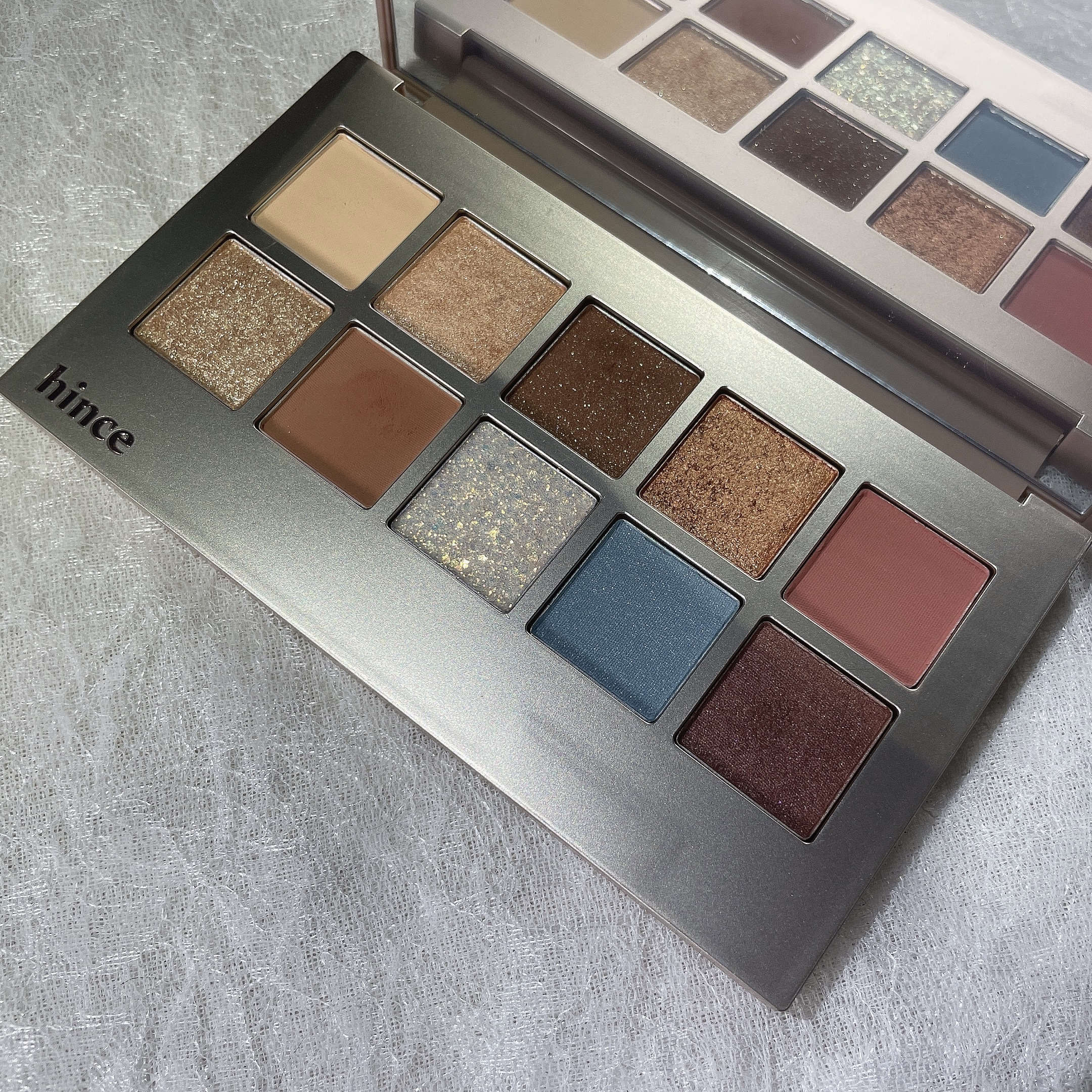 ニューデップスアイシャドウパレット/hince/アイシャドウパレットを使ったクチコミ（2枚目）