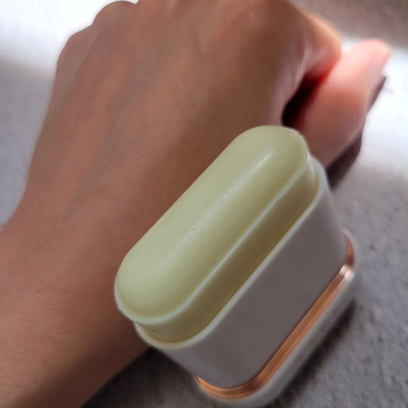 エアリーフィットサンスティック/KAHI/日焼け止めスティックを使ったクチコミ(4枚目)