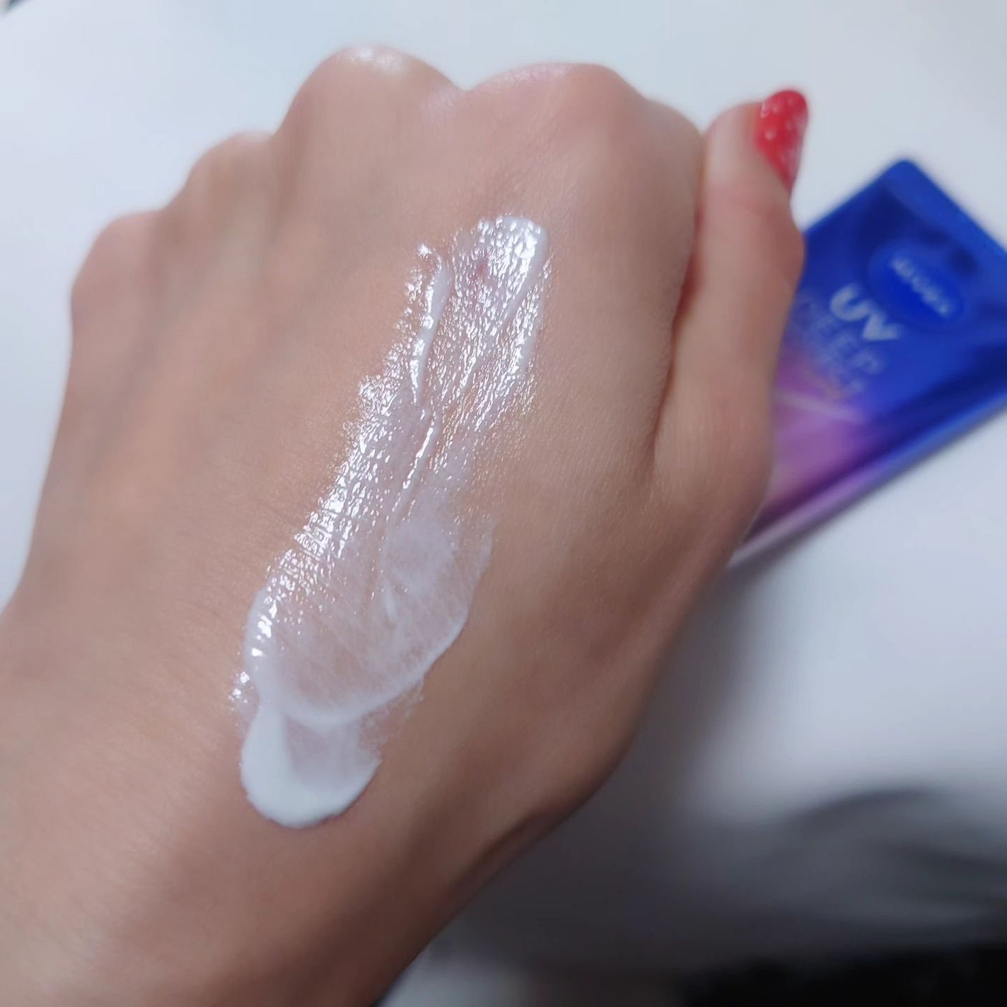 manganese on LIPS 「*ニベアUV ディーププロテクト&ケア トーンアップエッセンス..」(3枚目)