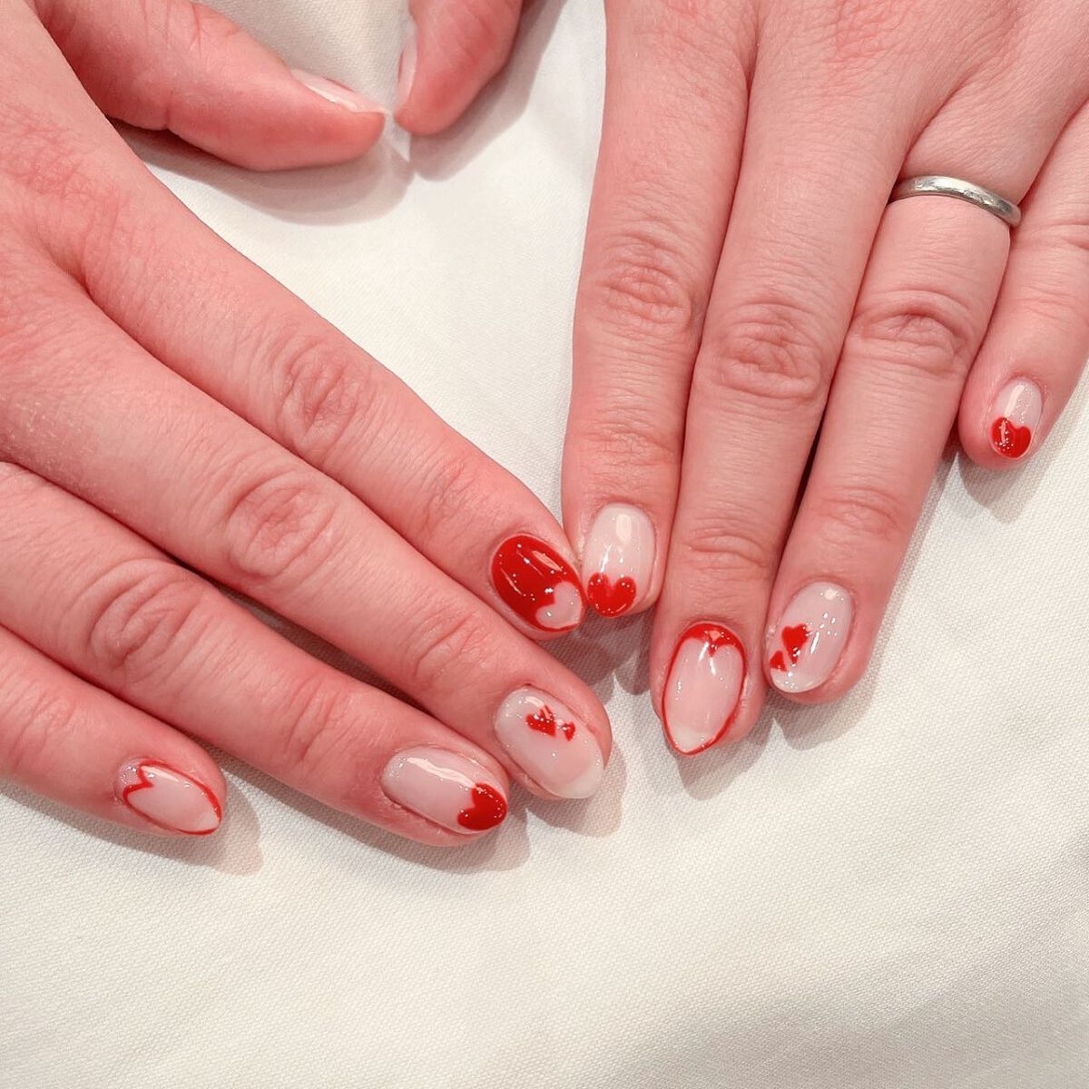 行場 on LIPS 「友人の結婚式に参列しました♡綺麗だったなあ〜#セルフネイル部#..」(1枚目)