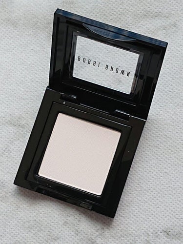 アイシャドウ　 51 アイボリー/BOBBI BROWN/パウダーアイシャドウを使ったクチコミ（2枚目）