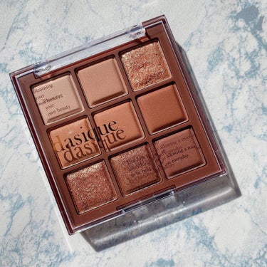 ※
dasique
Chocolate Fudge
⁡
毎回どタイプなカラー展開のdasiqueのアイシャドウパレット🎨
⁡
その中でもめっちゃくちゃ楽しみにしていたChocolate Fudge🤎
⁡