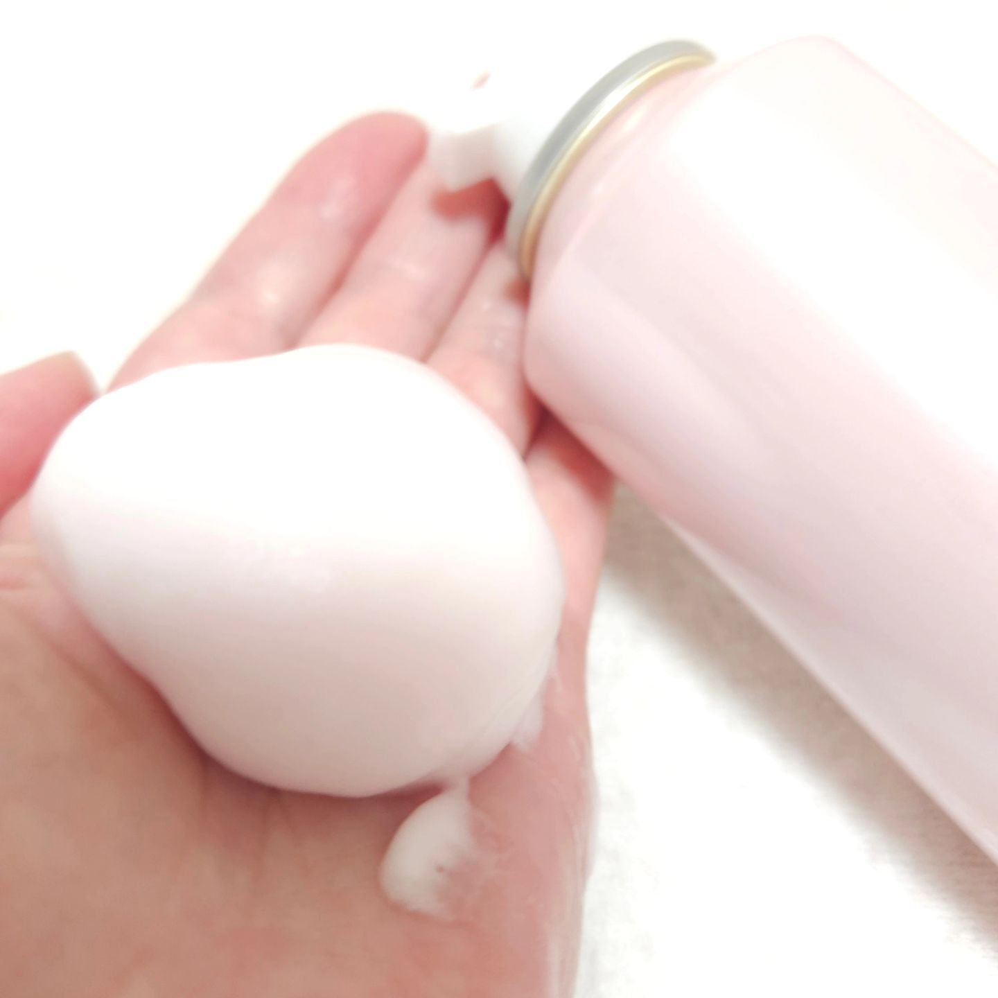 TBC クリーミーボディウォッシュのクチコミ「TBC

SNSで話題！

＼のび～る美容ボディウォッシュ／

スプレー缶からシューと出したら.....」（3枚目）